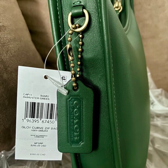 NWT Coach Curve Zip - Picture 2 of 4